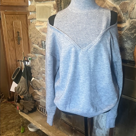 SHEIN Light Gray Off-the-Shoulder Sweater - Picture 1 of 4
